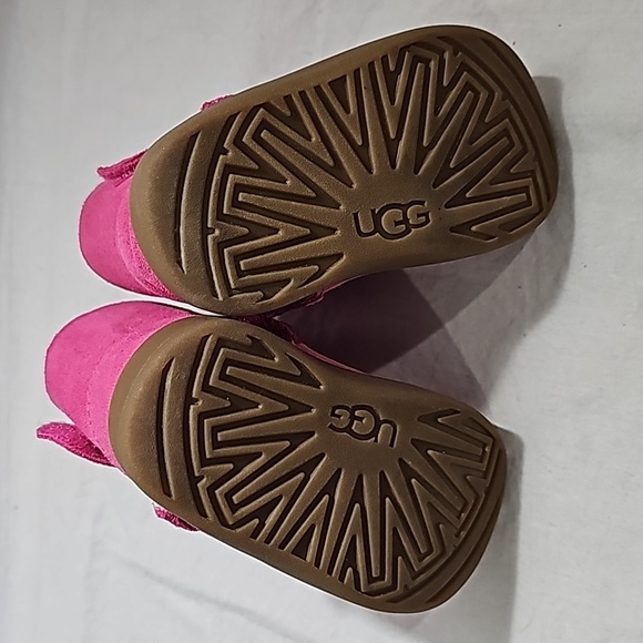 Kids pink Ugg boats size us 02/03 - Picture 4 of 5